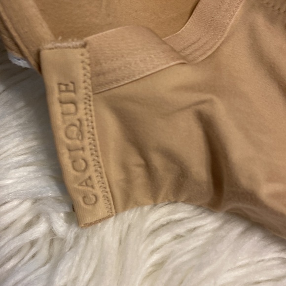 Cacique Bra size 42DDD excellent condition color tan - Picture 10 of 12